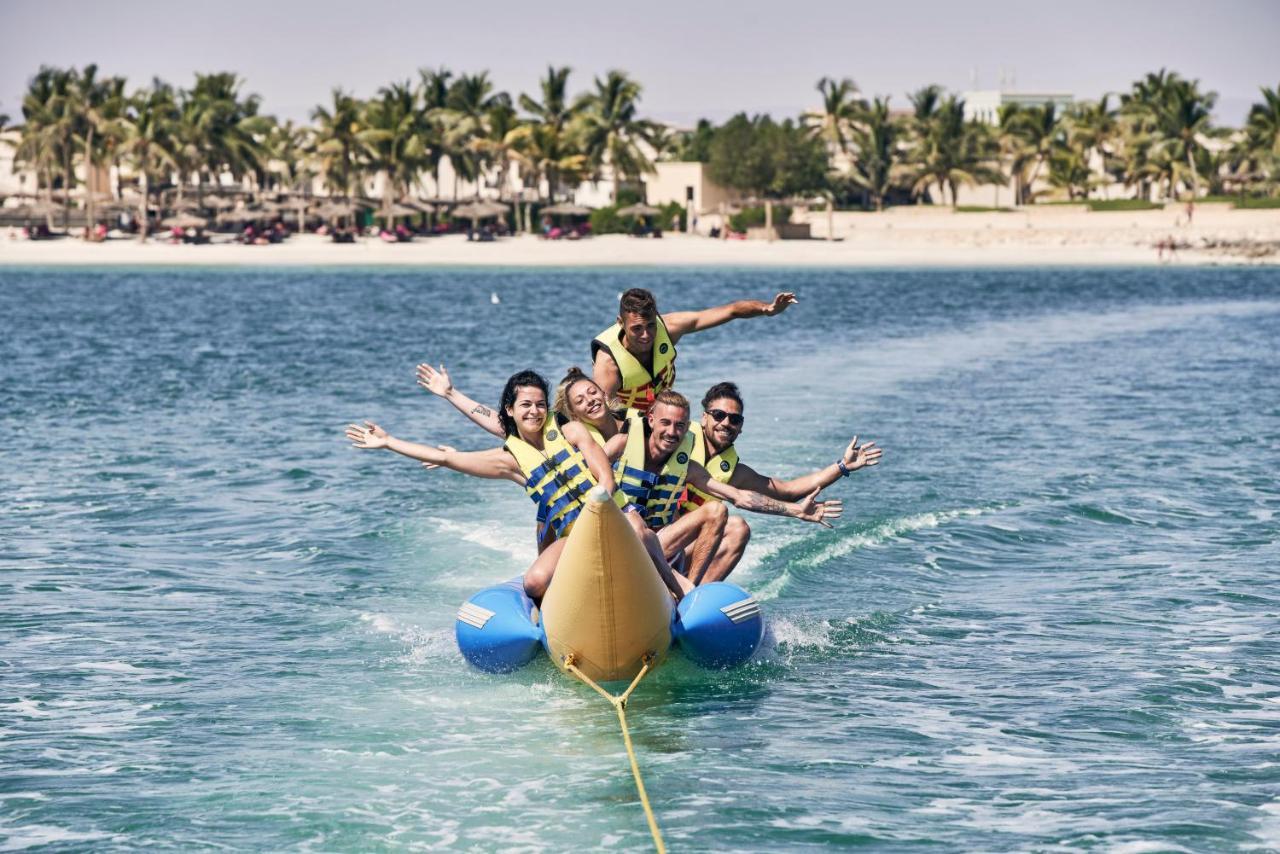 Fanar Hotel & Residences Salalah Esterno foto Banana boat