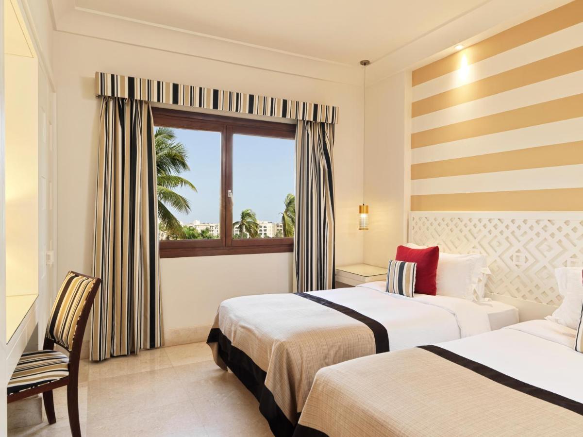 Fanar Hotel & Residences Salalah Esterno foto Deluxe Room