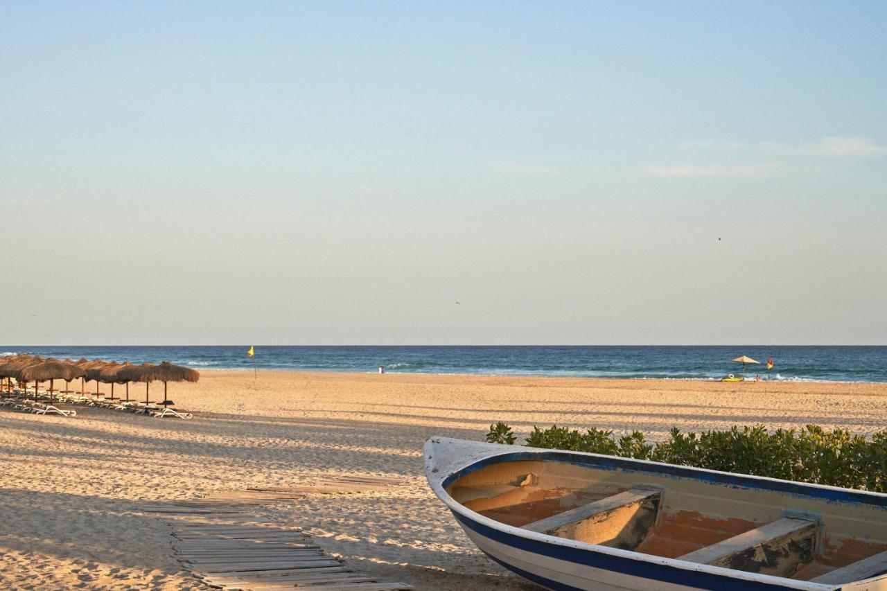 Fanar Hotel & Residences Salalah Esterno foto Beach in the city of Cabo del Rey