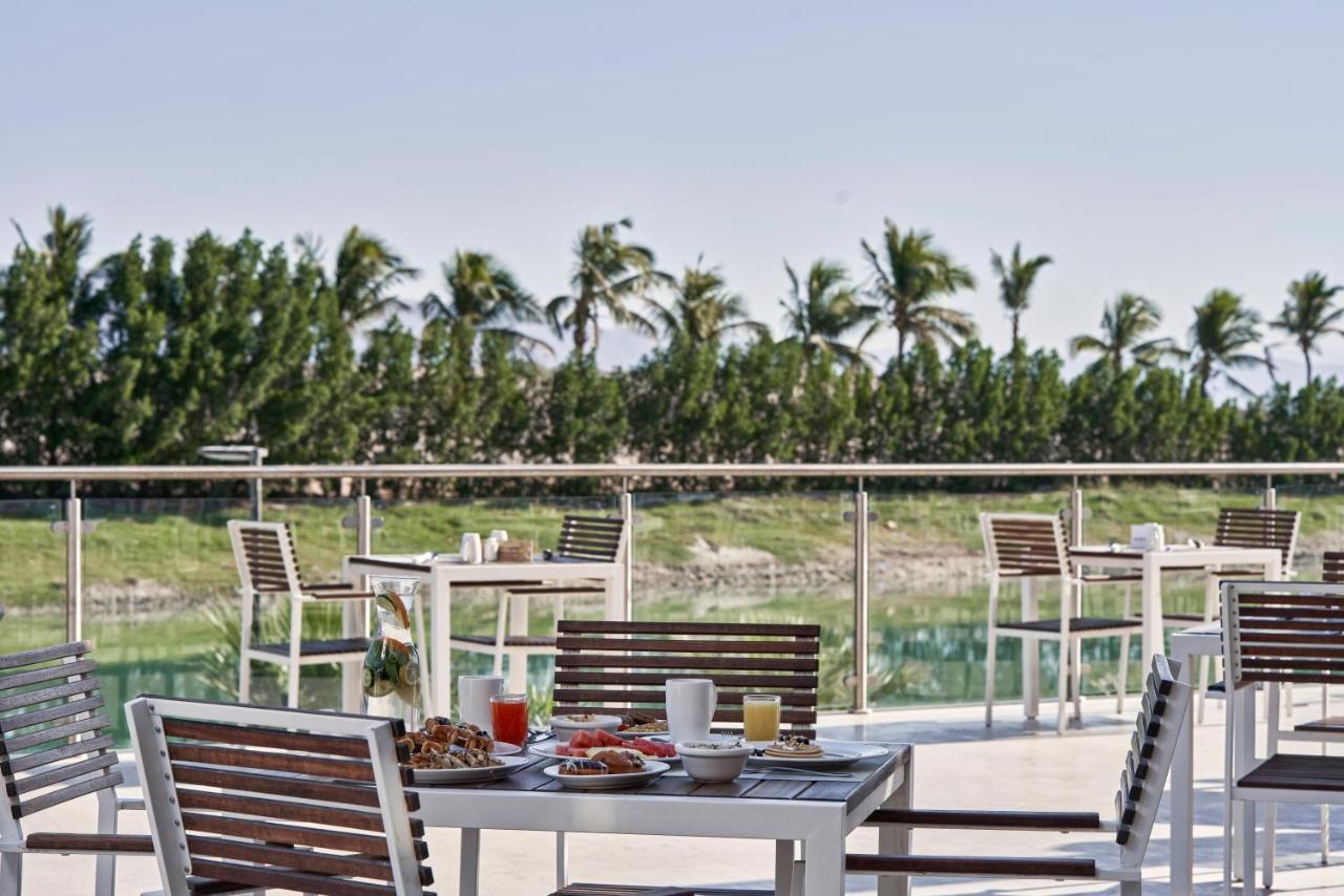 Fanar Hotel & Residences Salalah Esterno foto The Beach Club