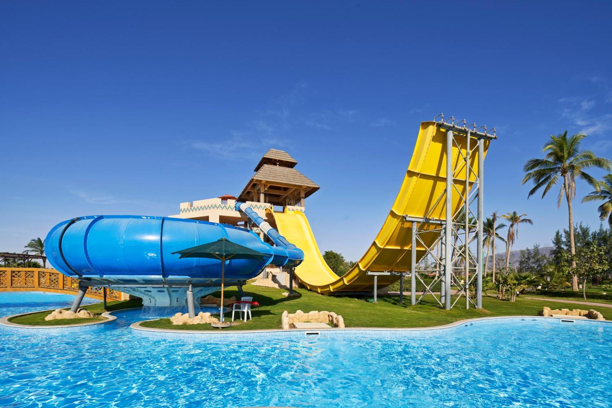 Fanar Hotel & Residences Salalah Esterno foto Aqua Park