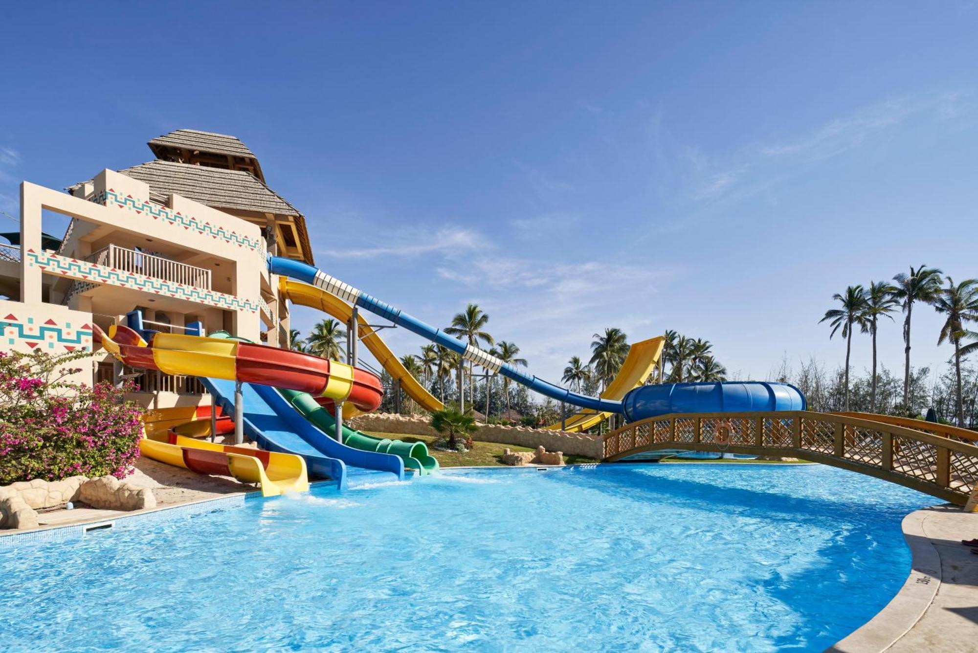 Fanar Hotel & Residences Salalah Esterno foto Aqua Park